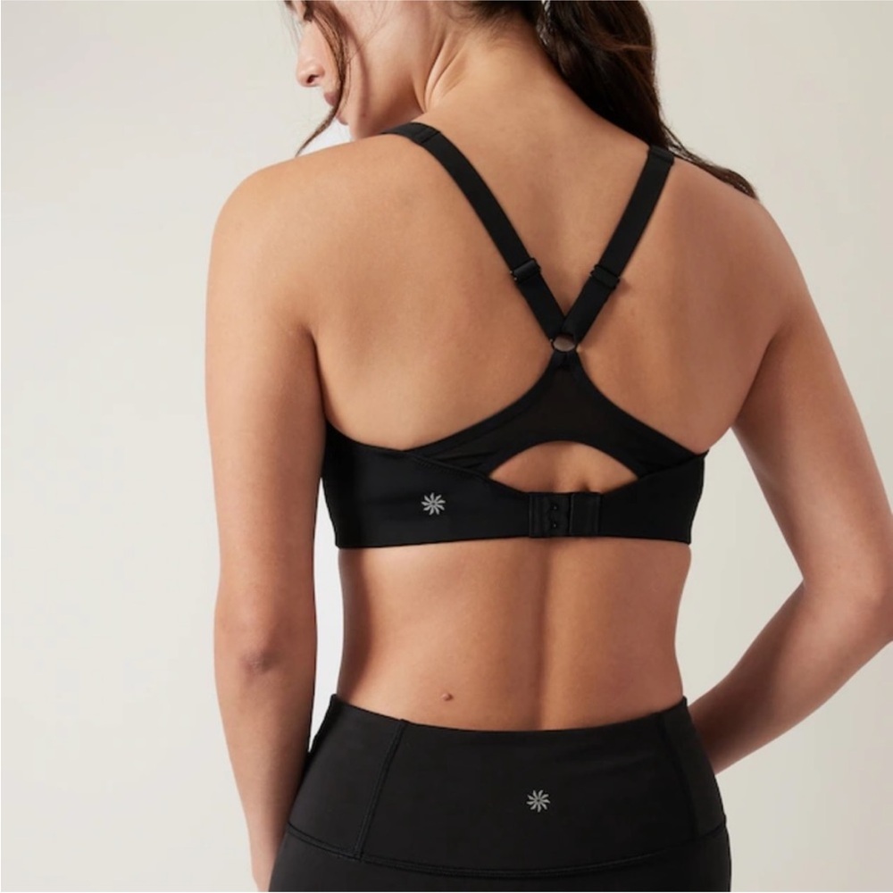 Athleta Advance Black Sports Bra Cardio Workout Supportive 32 DD 405744